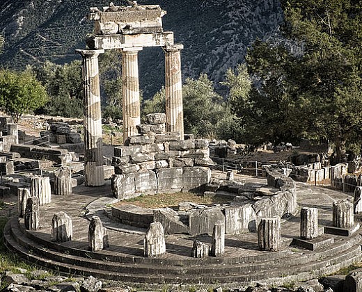 One Day Tour to Delphi